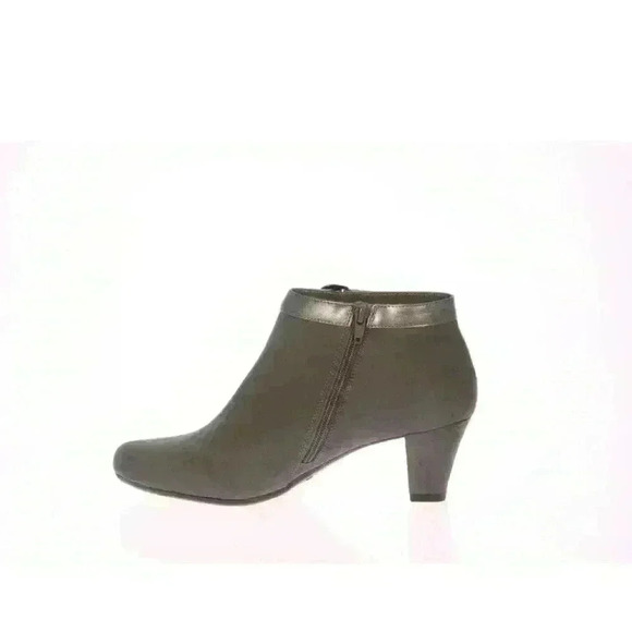 Women's AEROSOLES A2 Shore Enough Size 10 Comfort Grey Ankle Boots Booties - Picture 2 of 6